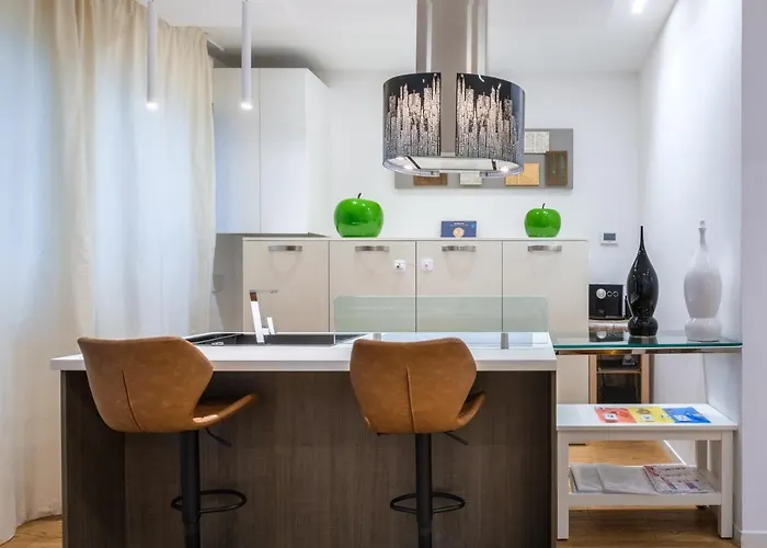 לינה וארוחת בוקר Tempobiancosuites 4*