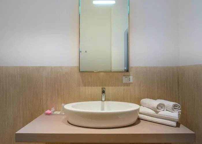 Tempobiancosuites לינה וארוחת בוקר בולוניה