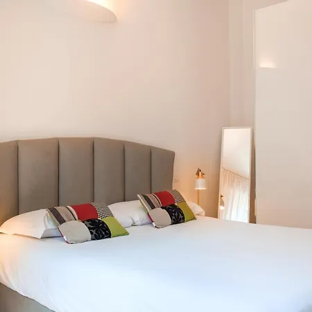 Tempobiancosuites Bed & Breakfast *