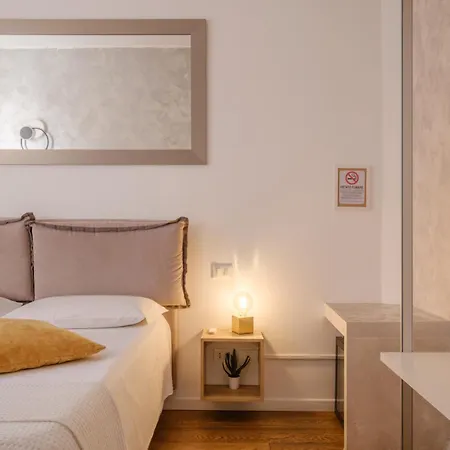 לינה וארוחת בוקר Saffi67Rooms 4*