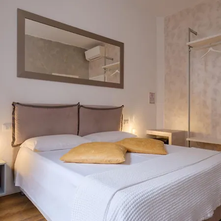Saffi67Rooms לינה וארוחת בוקר בולוניה
