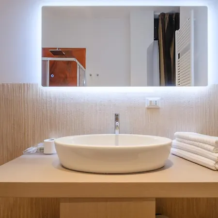 Saffi67Rooms לינה וארוחת בוקר בולוניה