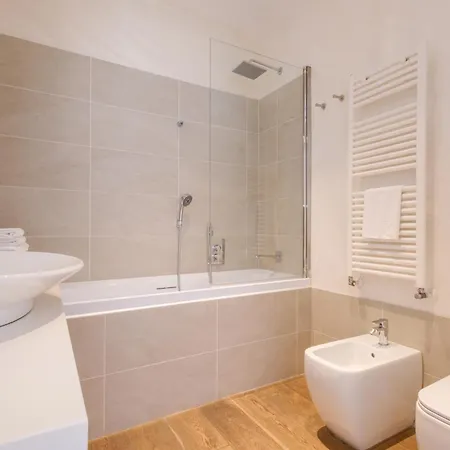 Saffi67Rooms 4* בולוניה